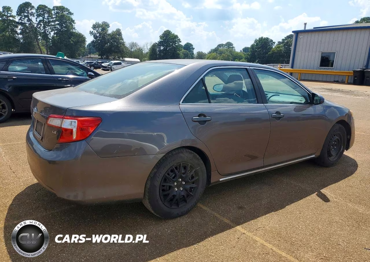 2013 Toyota Camry Le VIN:4T4BF1FK0DR323082 - 3