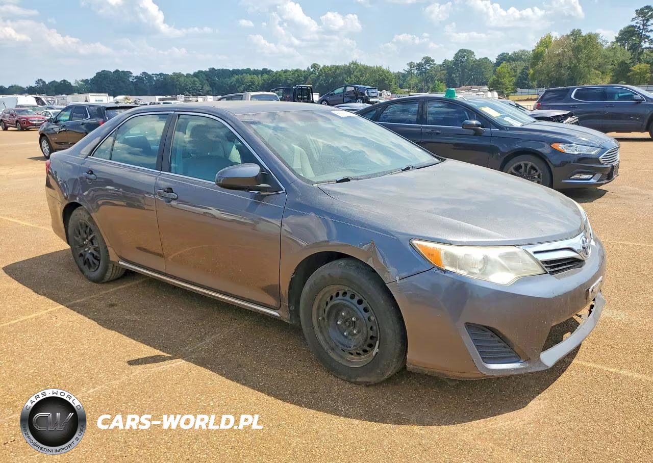 2013 Toyota Camry Le VIN:4T4BF1FK0DR323082 - 4
