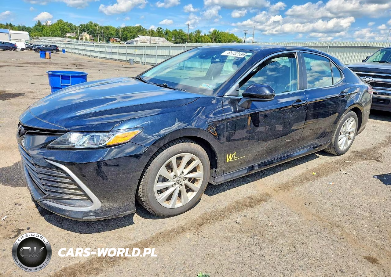 2021 Toyota Camry Le