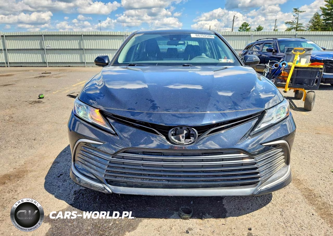 2021 Toyota Camry Le VIN:4T1C11AK4MU562204 - 5