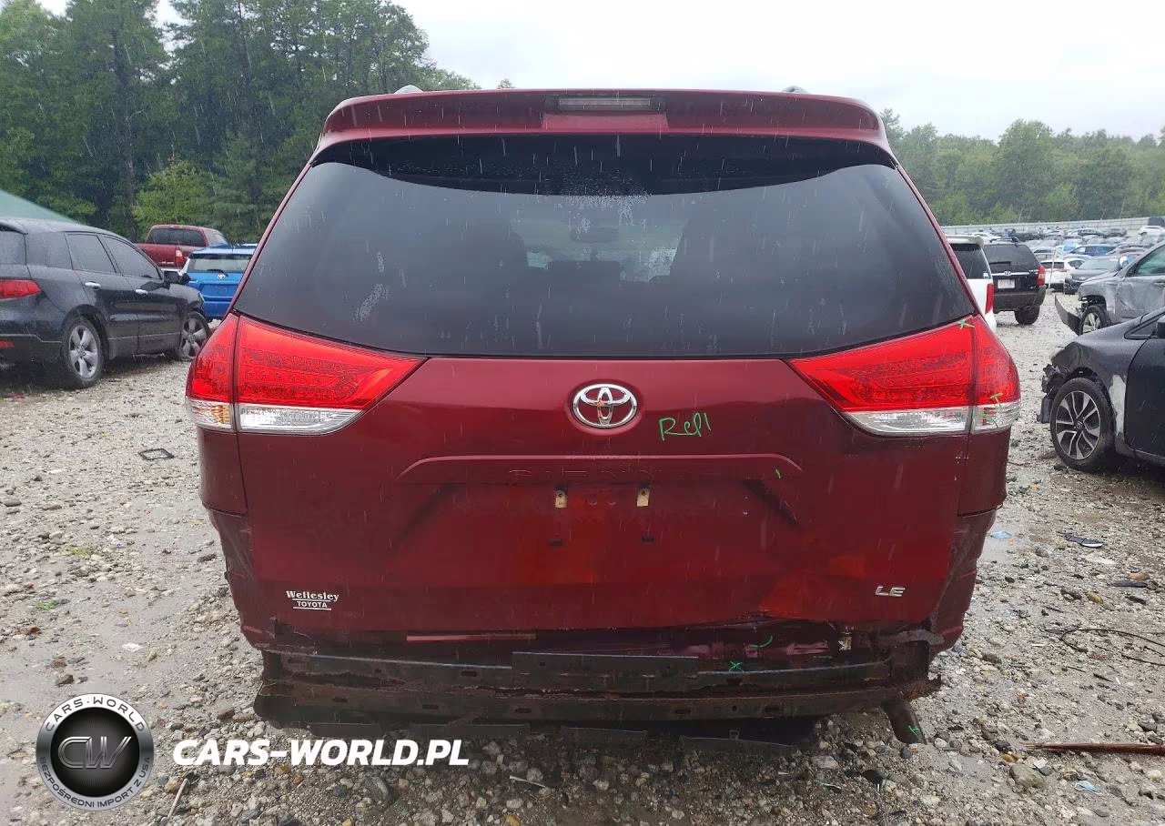 2013 Toyota Sienna Le VIN:5TDKK3DC9DS325242 - 6
