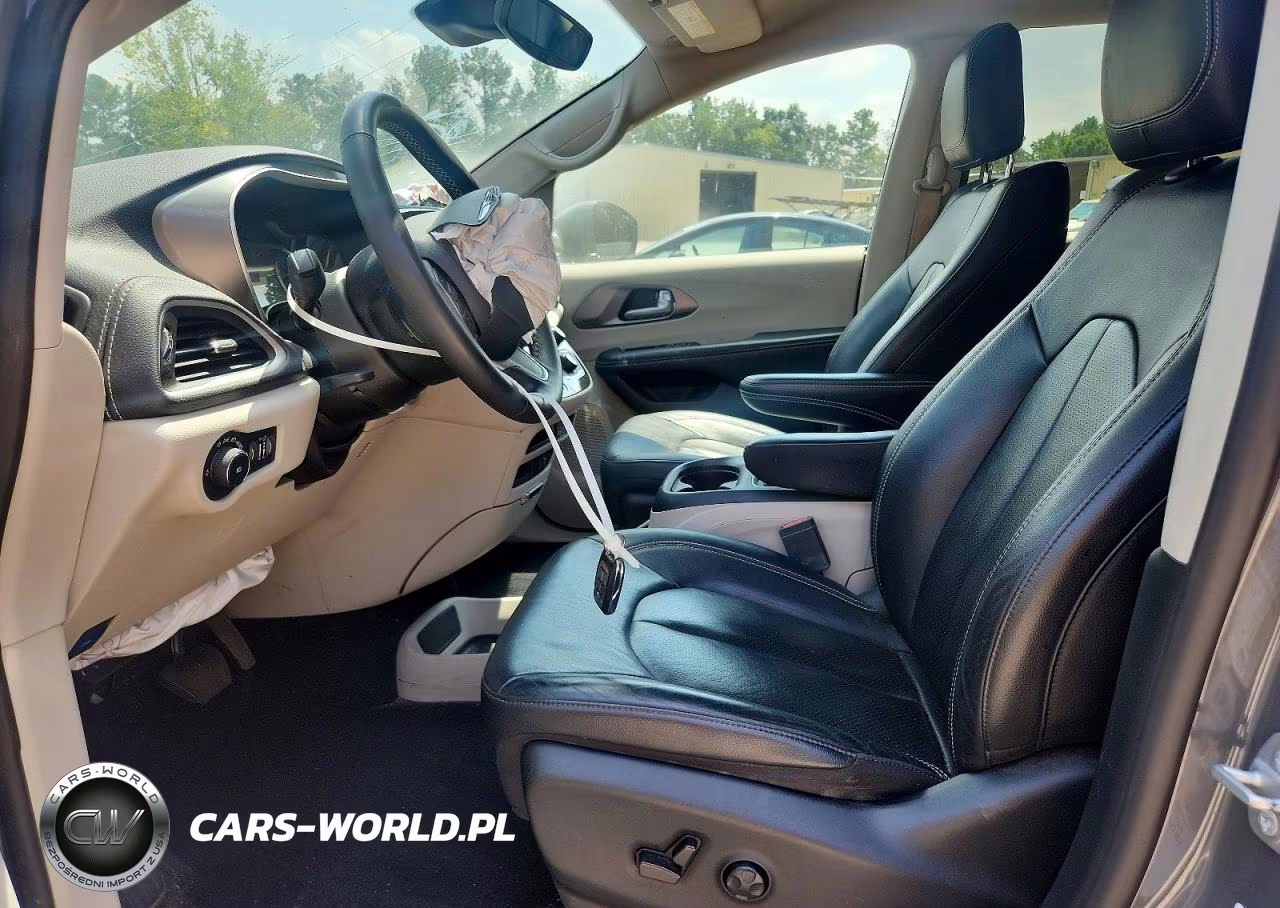 2022 Chrysler Pacifica Hybrid Touring L VIN:2C4RC1L75NR164113 - 7