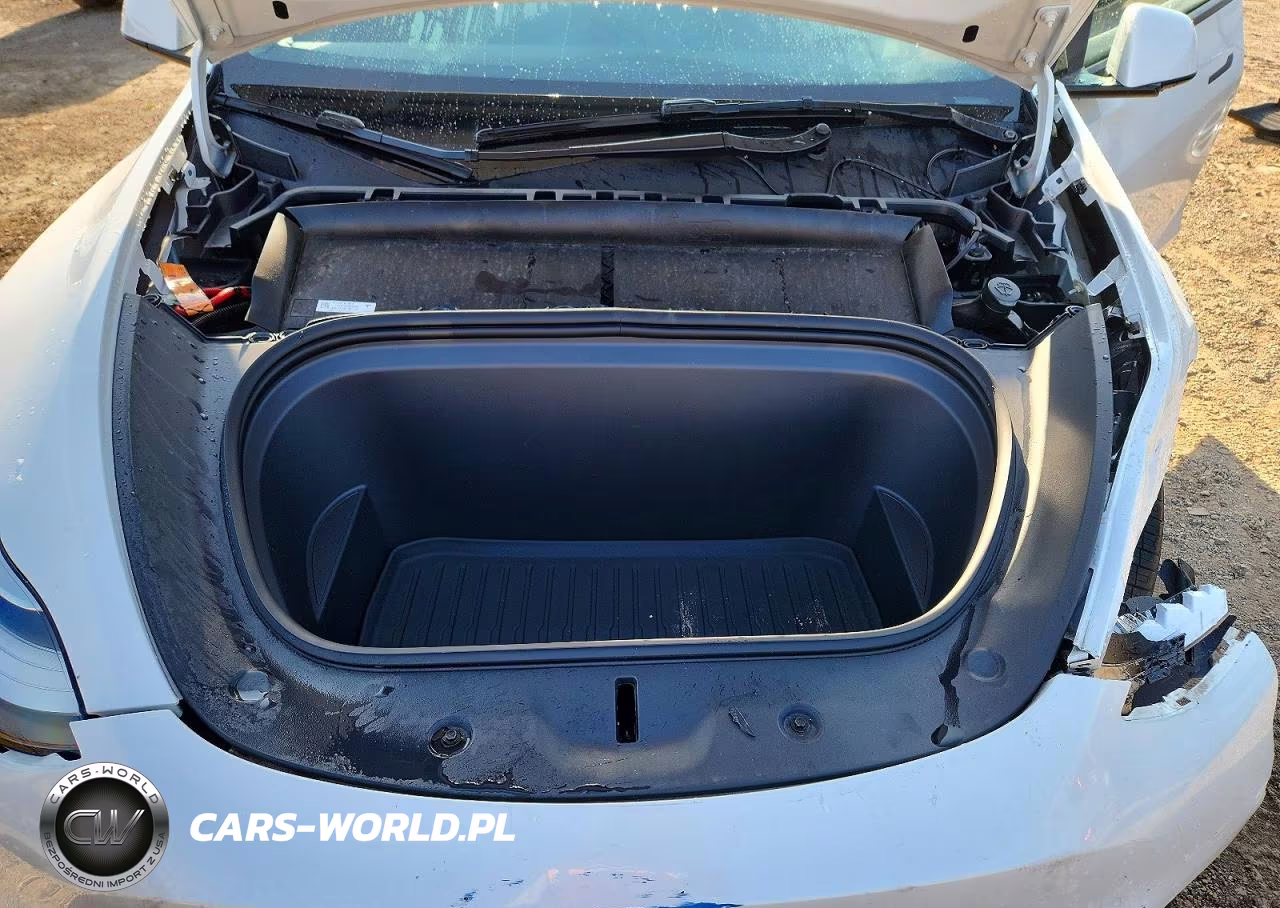 2022 Tesla Model Y VIN:7SAYGDEE4NA018570 - 11