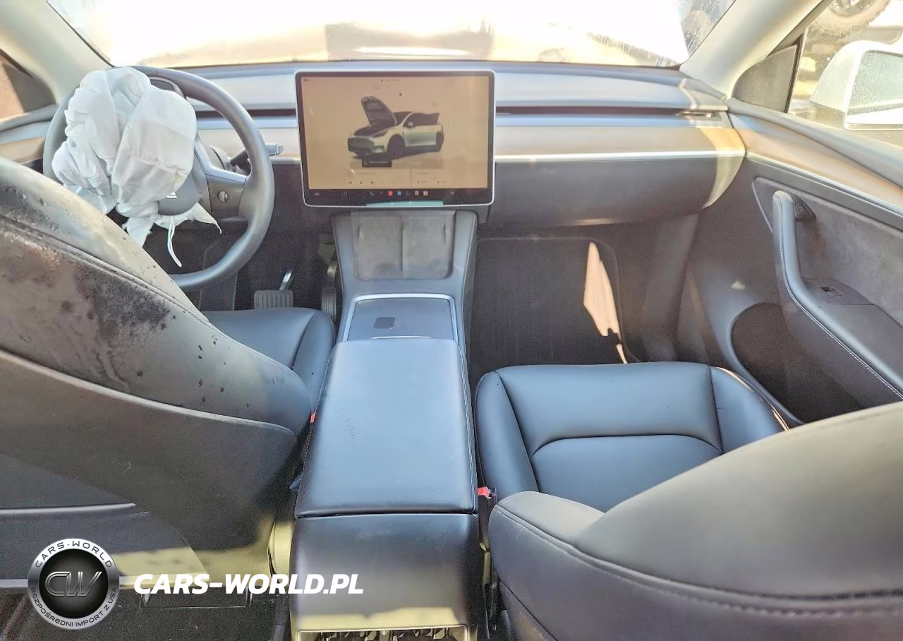 2022 Tesla Model Y VIN:7SAYGDEE4NA018570 - 8