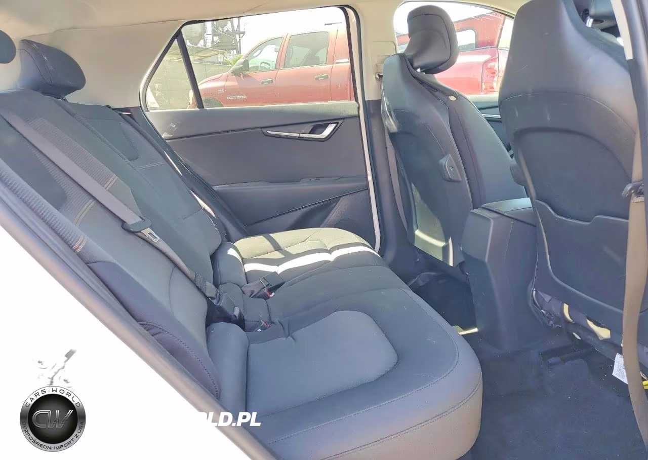 2026 Kia Niro Lx VIN:KNDCP3LE9T5378701 - 10