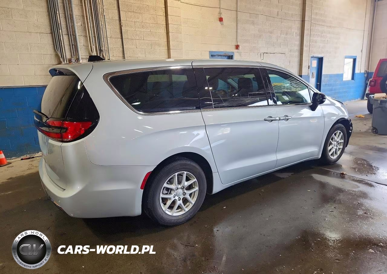 2026 Chrysler Pacifica Select VIN:2C4RC1BG7TR193594 - 3