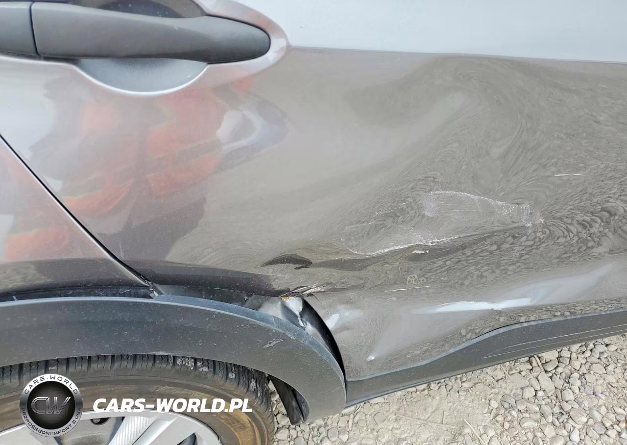2019 Nissan Kicks S VIN:3N1CP5CU1KL482443 - 10