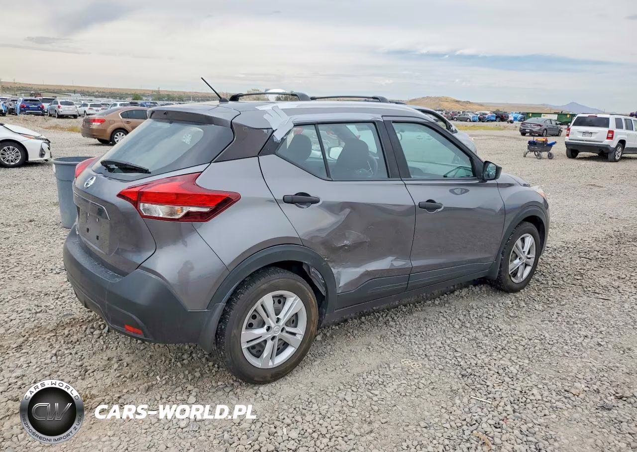 2019 Nissan Kicks S VIN:3N1CP5CU1KL482443 - 3