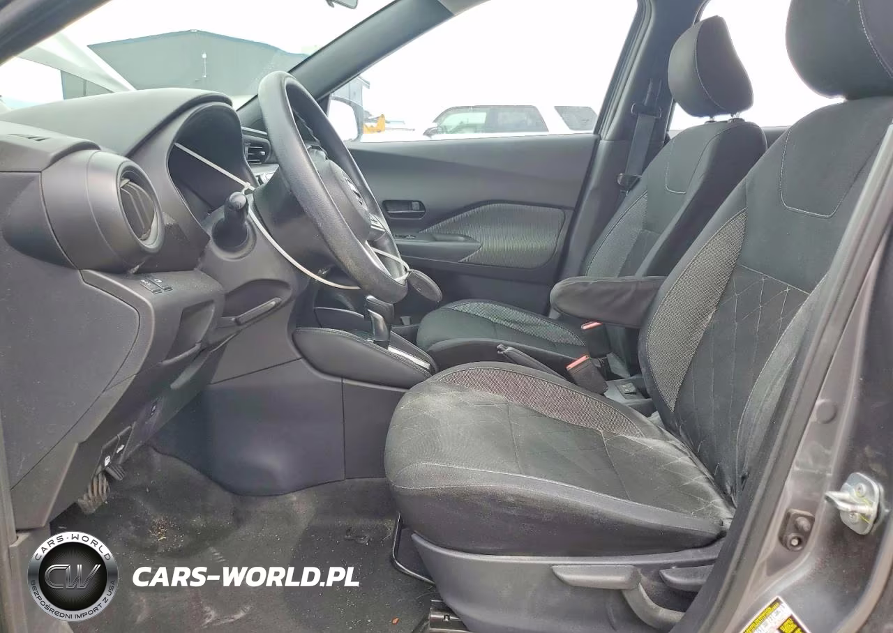 2019 Nissan Kicks S VIN:3N1CP5CU1KL482443 - 7