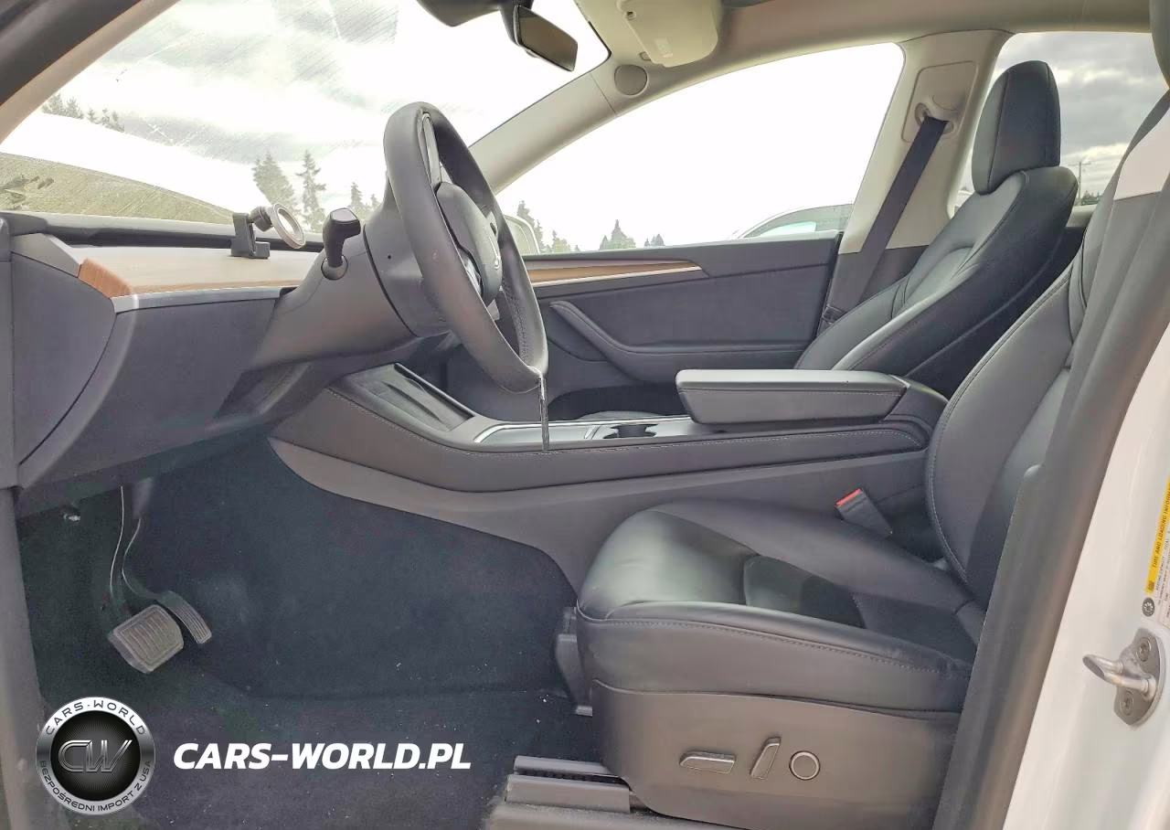 2023 Tesla Model Y VIN:7SAYGDEE7PF691830 - 7