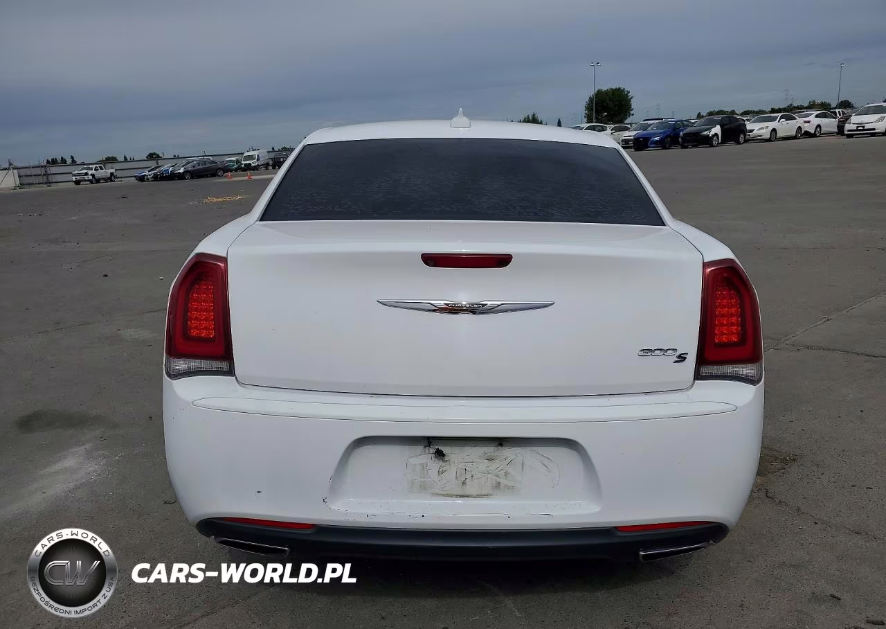 2018 Chrysler 300 S VIN:2C3CCABGXJH254840 - 6