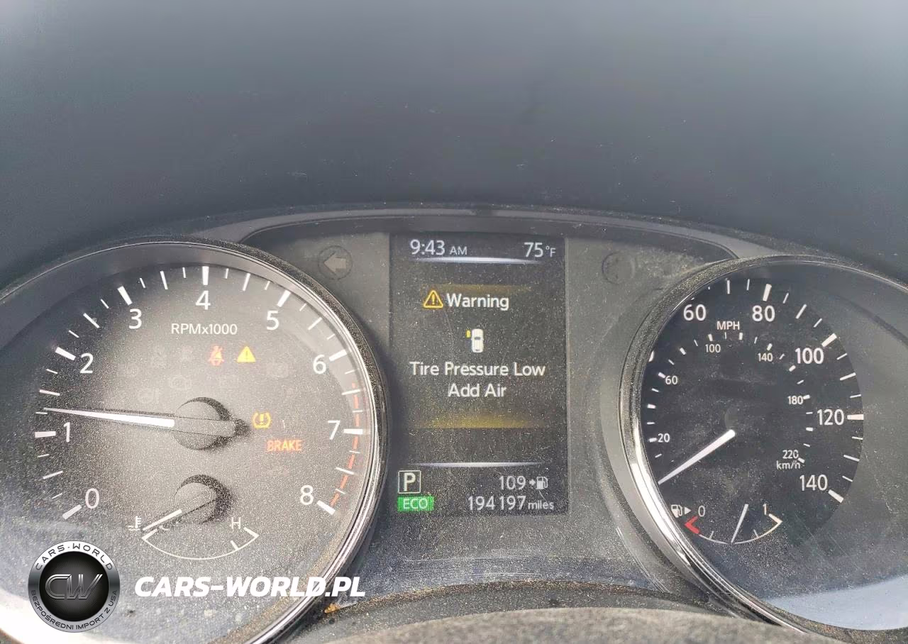 2017 Nissan Rogue S VIN:KNMAT2MV6HP566728 - 9