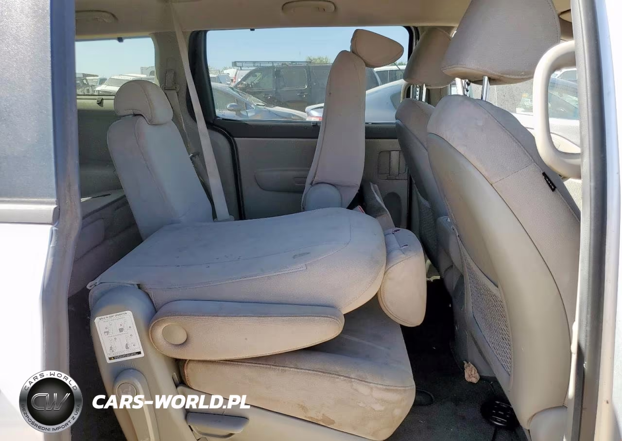 2015 Kia Sedona VIN:KNDMB5C19F6058692 - 11