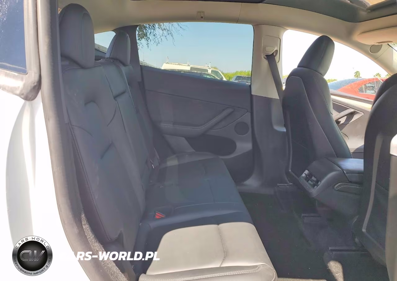 2022 Tesla Model Y VIN:7SAYGDEE6NA010454 - 10