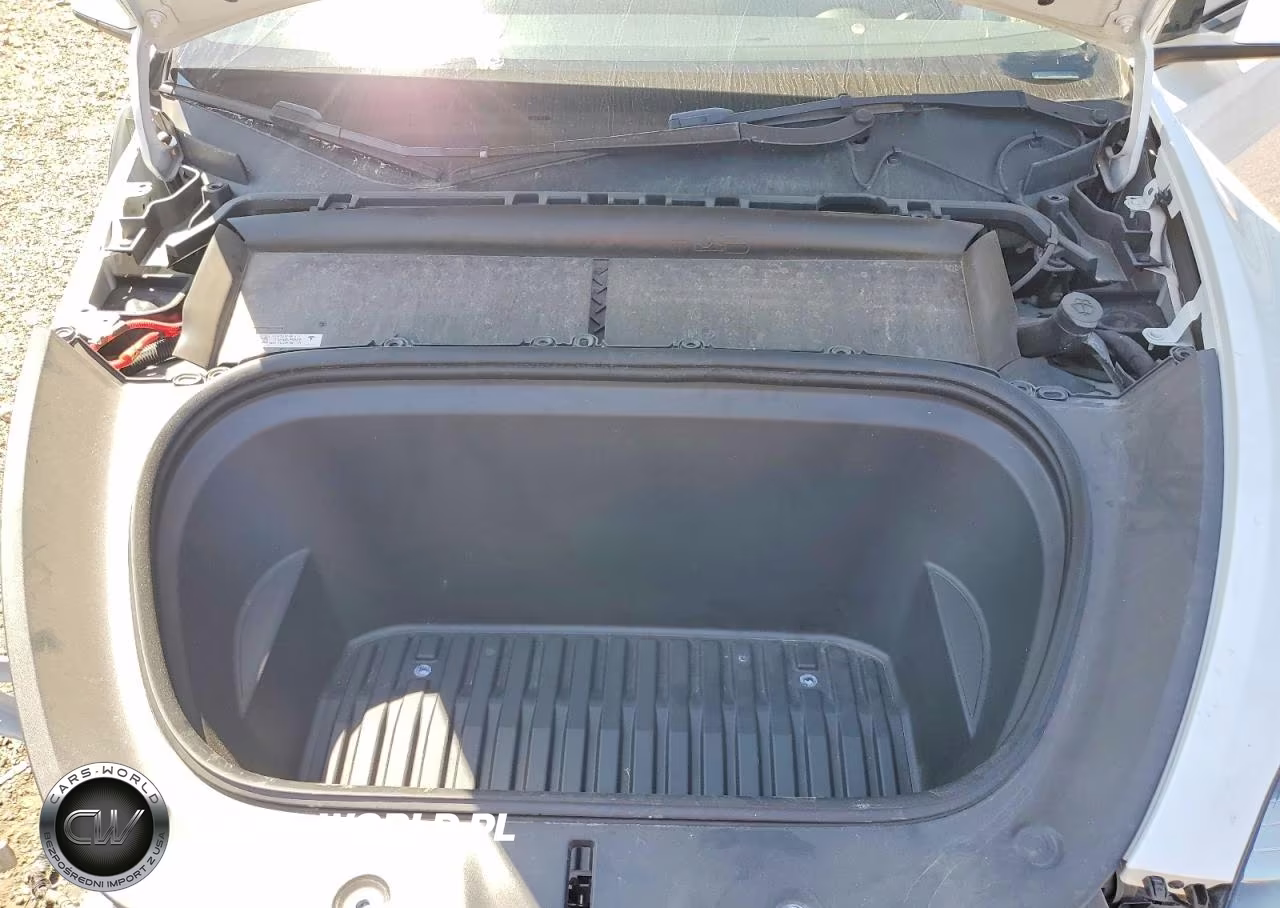 2022 Tesla Model Y VIN:7SAYGDEE6NA010454 - 11