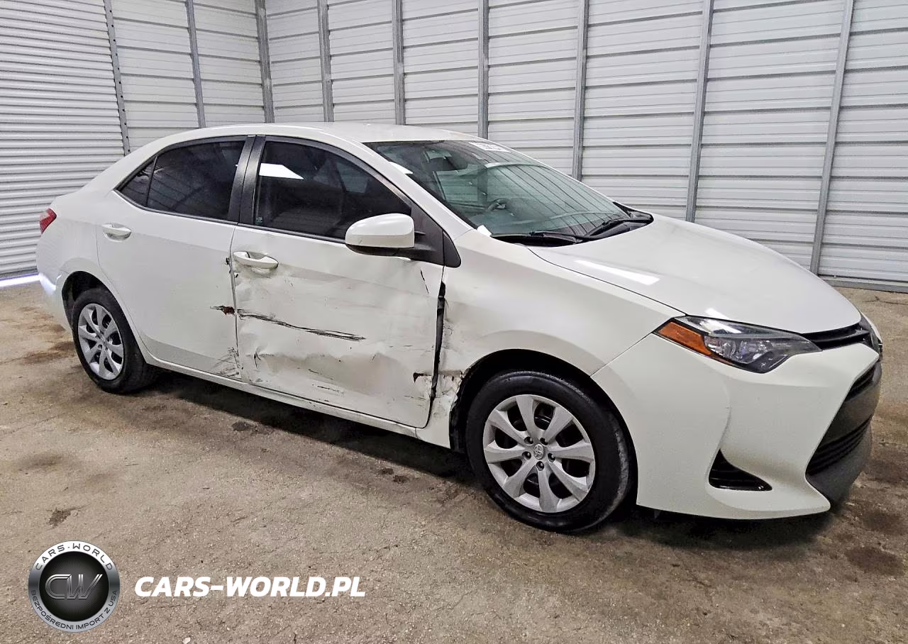 2017 Toyota Corolla Le VIN:5YFBURHE3HP721867 - 4