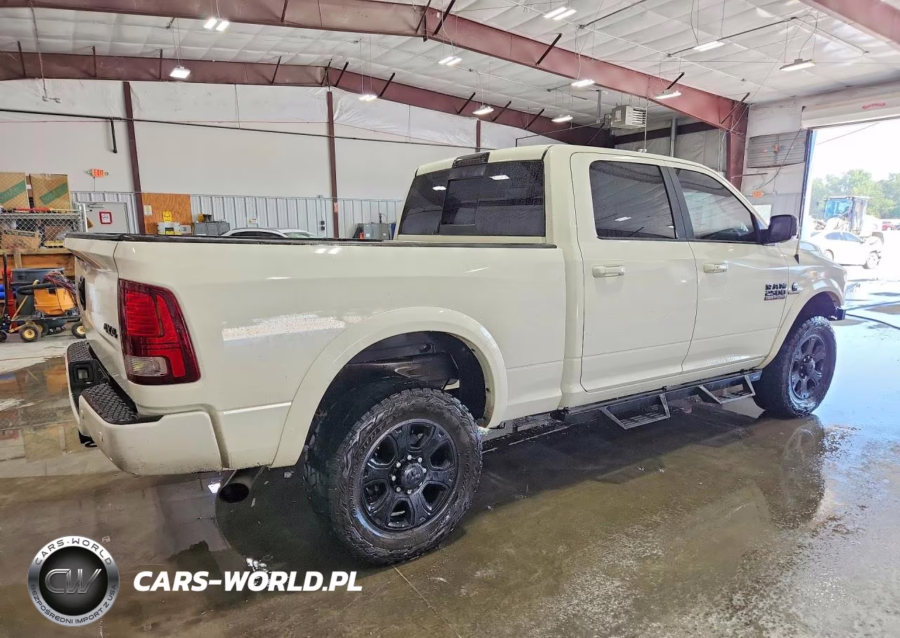 2016 Ram 2500 Laramie VIN:3C6UR5FL1GG252424 - 3