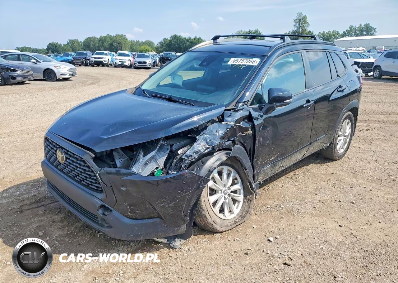 2022 Toyota Corolla Cross Le VIN:7MUCAABG2NV002899 - 1