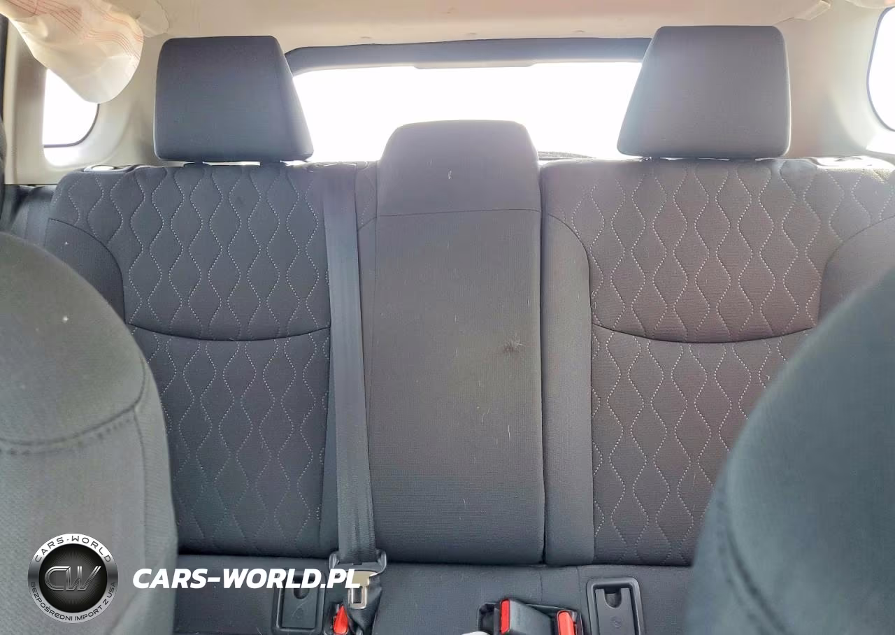 2022 Toyota Corolla Cross Le VIN:7MUCAABG2NV002899 - 10
