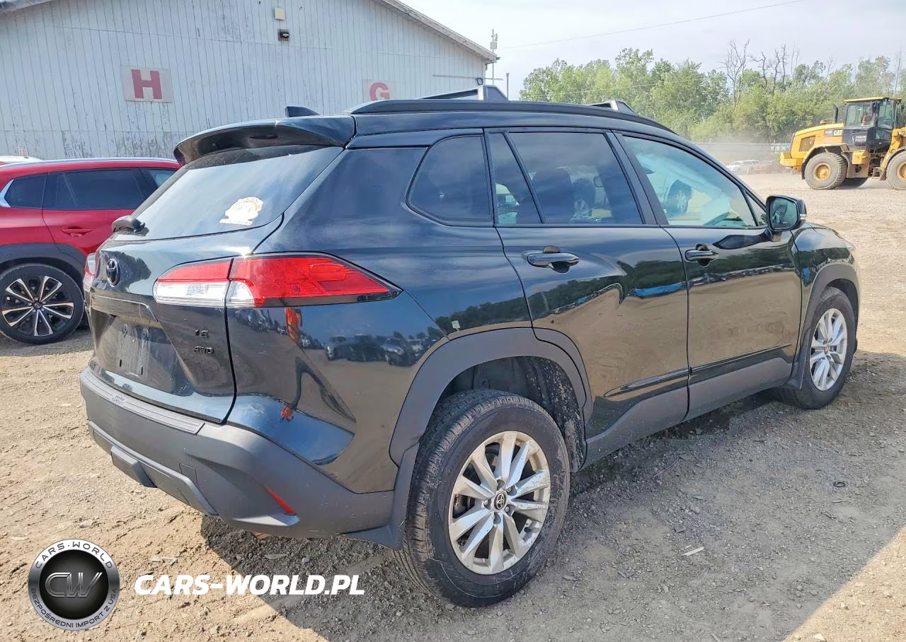 2022 Toyota Corolla Cross Le VIN:7MUCAABG2NV002899 - 3
