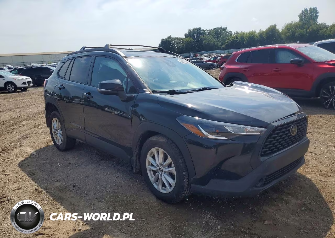 2022 Toyota Corolla Cross Le VIN:7MUCAABG2NV002899 - 4