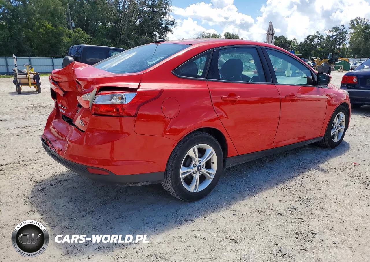 2014 Ford Focus Se VIN:1FADP3F27EL345867 - 3