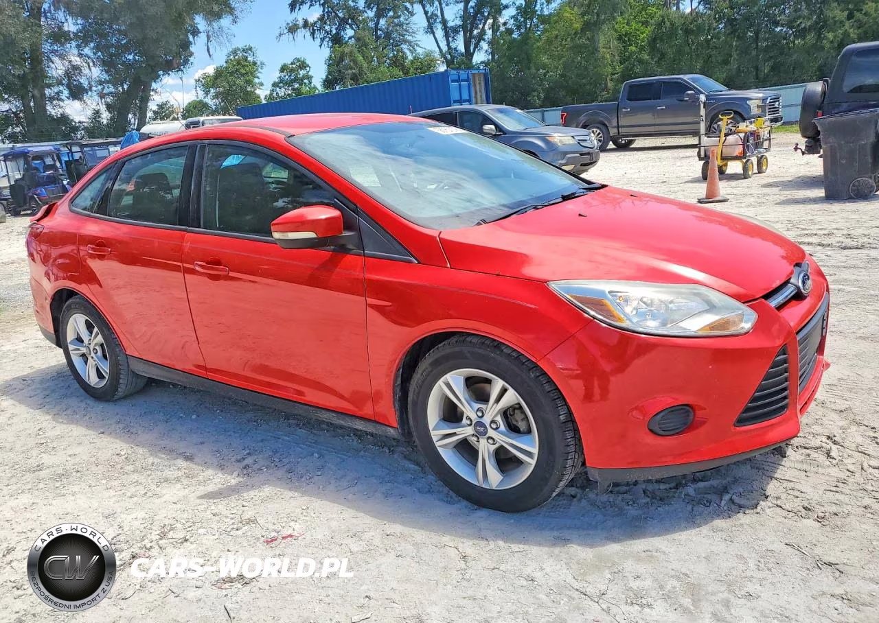 2014 Ford Focus Se VIN:1FADP3F27EL345867 - 4