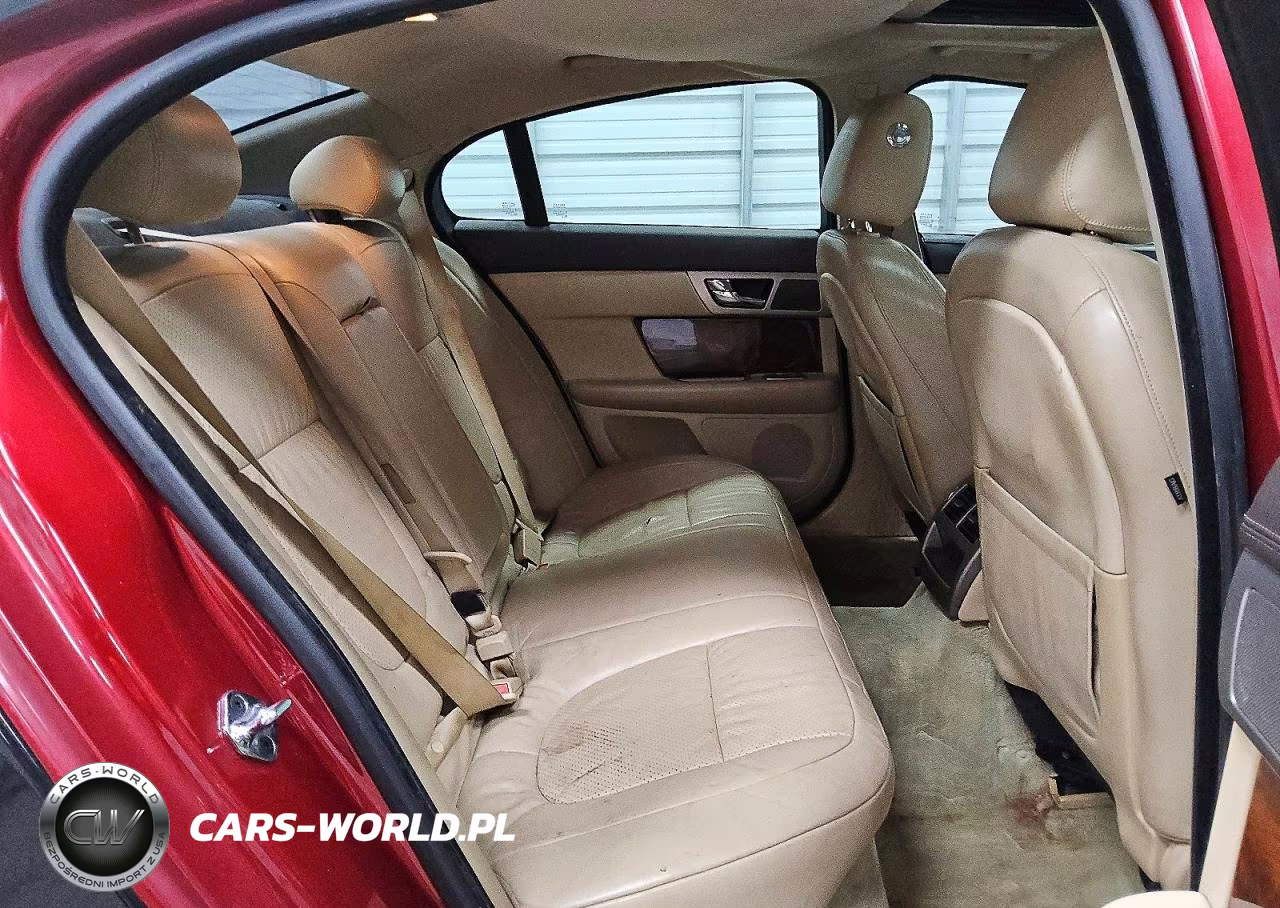 2010 Jaguar Xf Premium VIN:SAJWA0GB7ALR52963 - 10