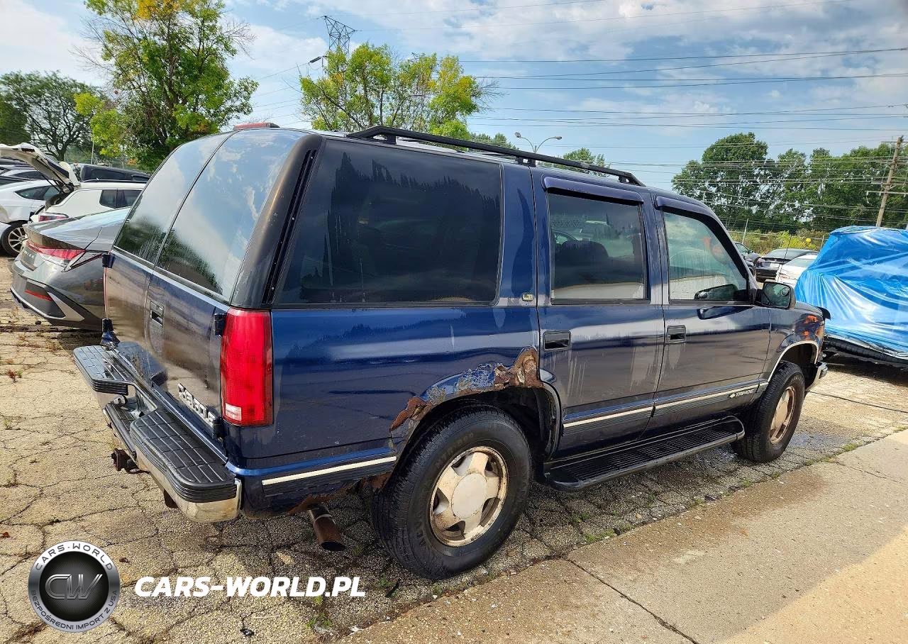 1999 Chevrolet Tahoe K1500 VIN:1GNEK13R9XJ322714 - 3