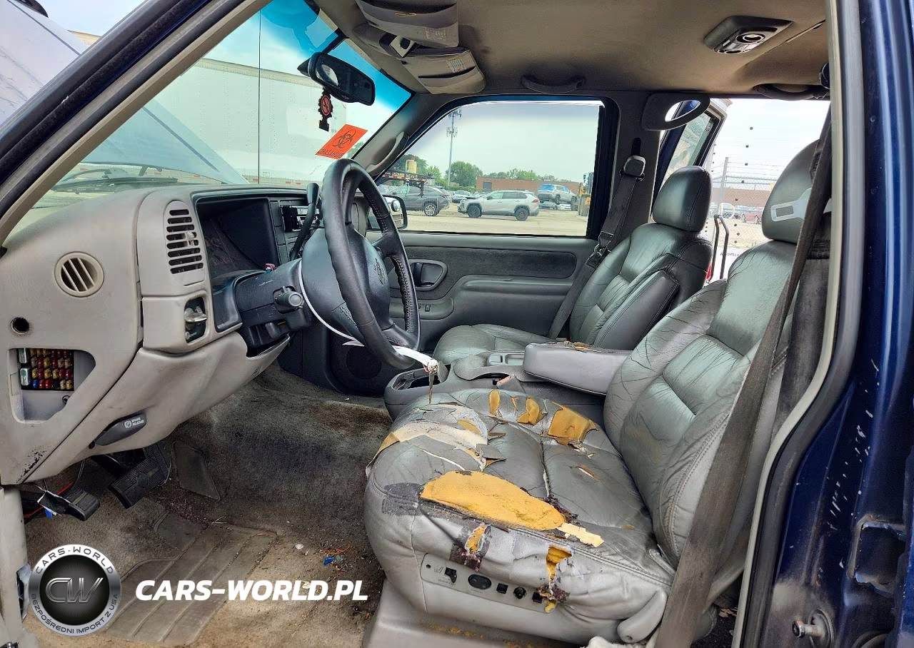 1999 Chevrolet Tahoe K1500 VIN:1GNEK13R9XJ322714 - 7