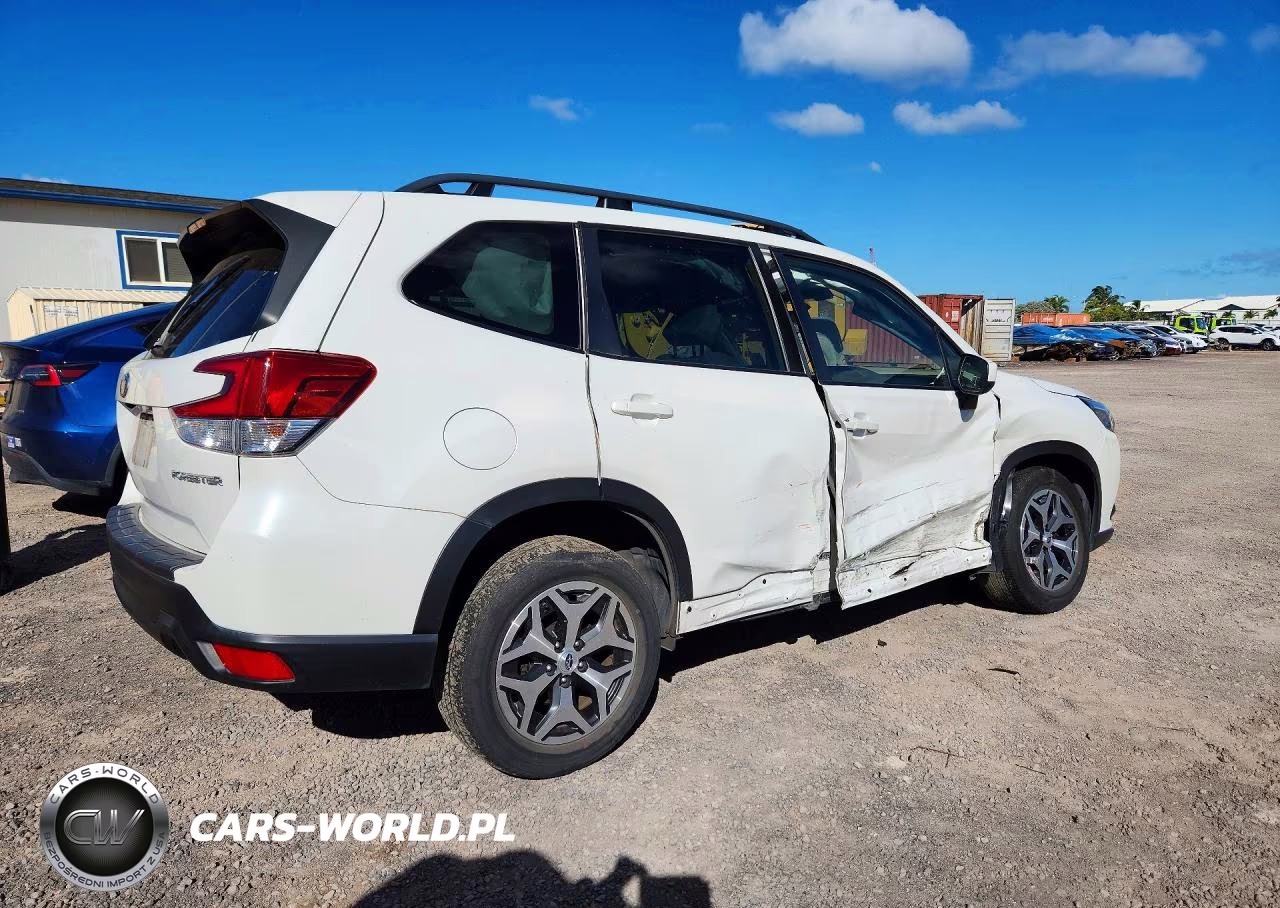 2022 Subaru Forester Premium VIN:JF2SKAEC9NH428252 - 3