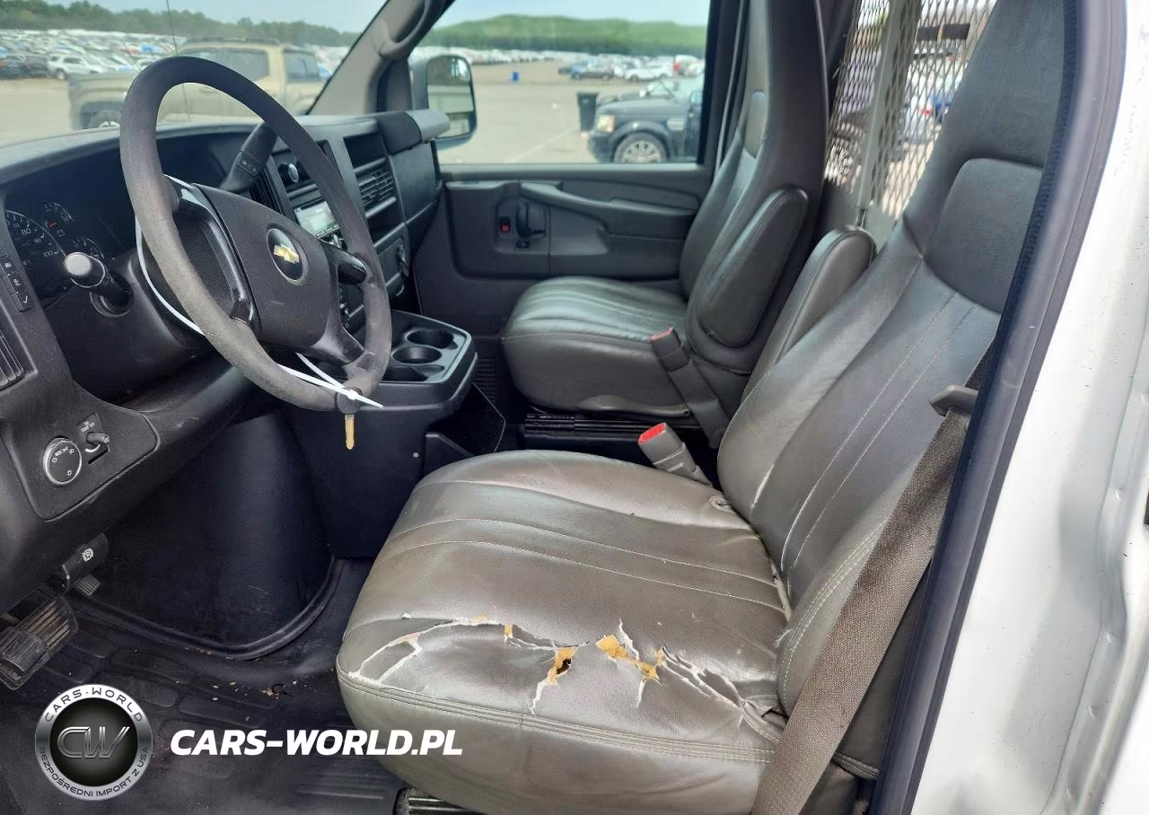 2014 Chevrolet Express G2500 VIN:1GCWGFCA3E1124360 - 7