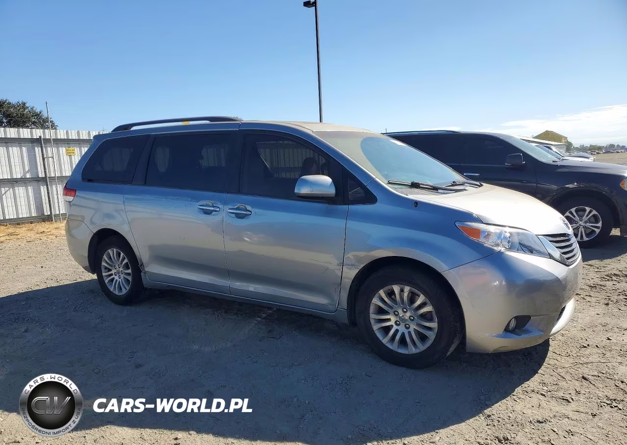 2012 Toyota Sienna Xle 8-Passenger VIN:5TDYK3DC9CS259851 - 4