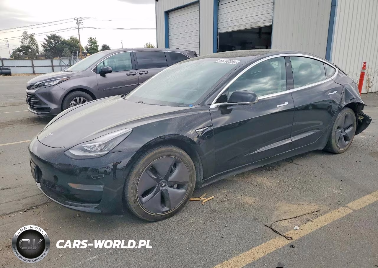 2018 Tesla Model 3 – zdjęcie 1 z 12