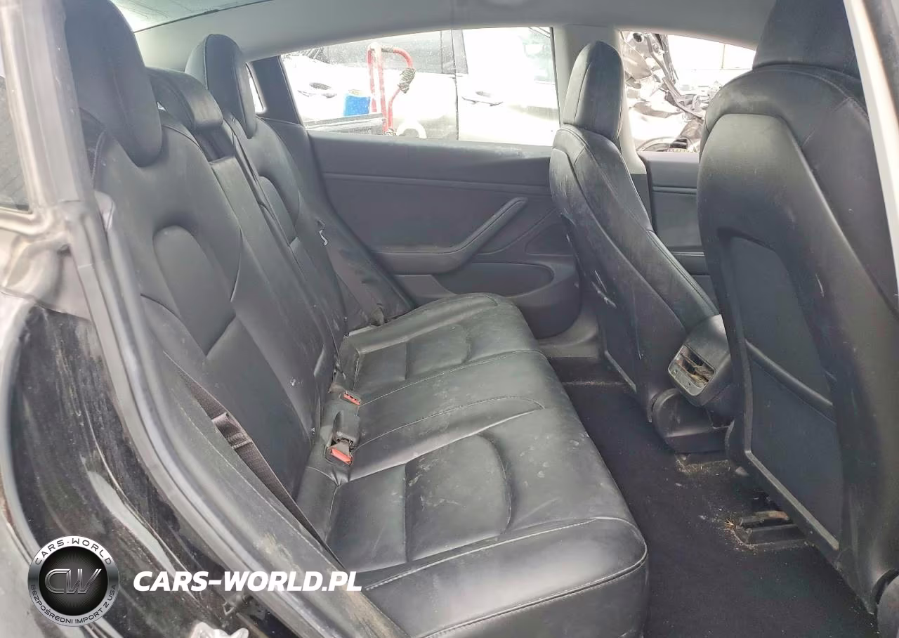 2018 Tesla Model 3 VIN:5YJ3E1EB7JF118709 - 10