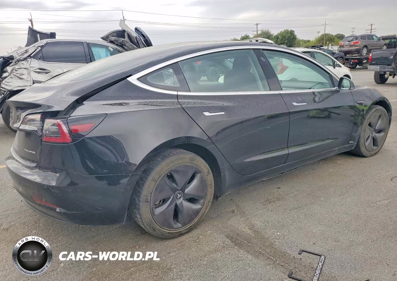 2018 Tesla Model 3 VIN:5YJ3E1EB7JF118709 - 3