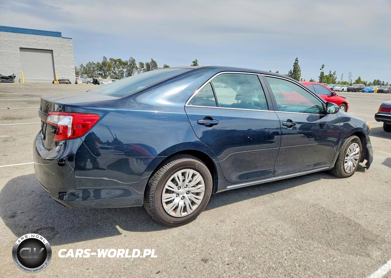 2014 Toyota Camry Le VIN:4T4BF1FKXER390581 - 3