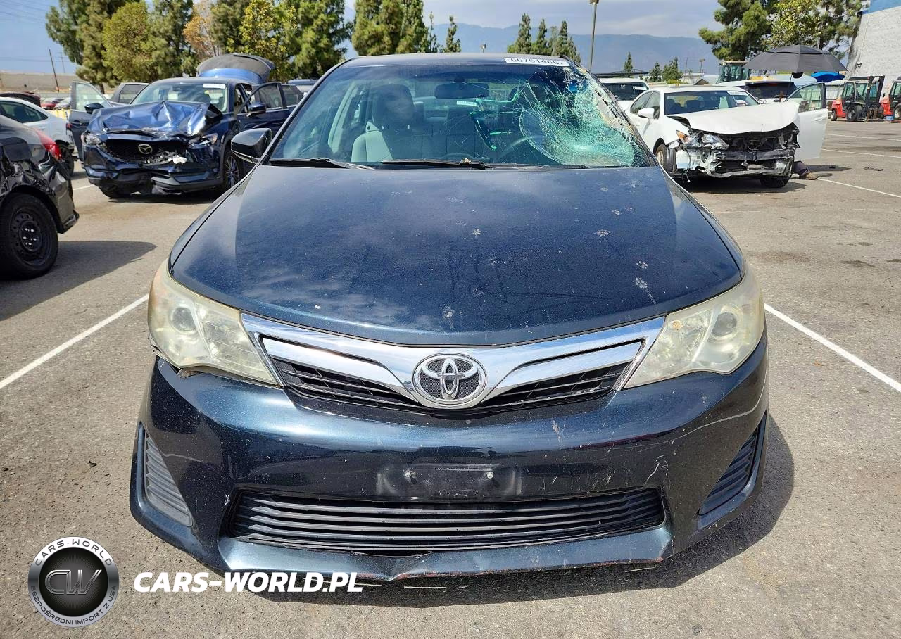 2014 Toyota Camry Le VIN:4T4BF1FKXER390581 - 5