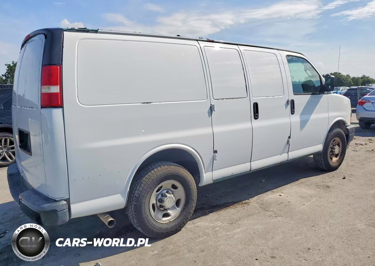 2019 Chevrolet Express G2500 VIN:1GCWGAFP5K1221834 - 3
