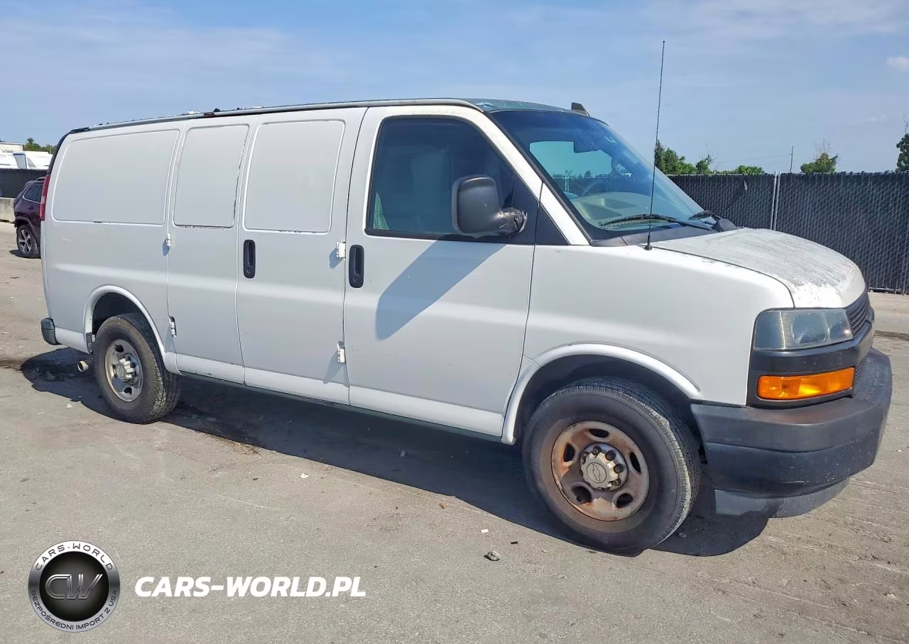 2019 Chevrolet Express G2500 VIN:1GCWGAFP5K1221834 - 4