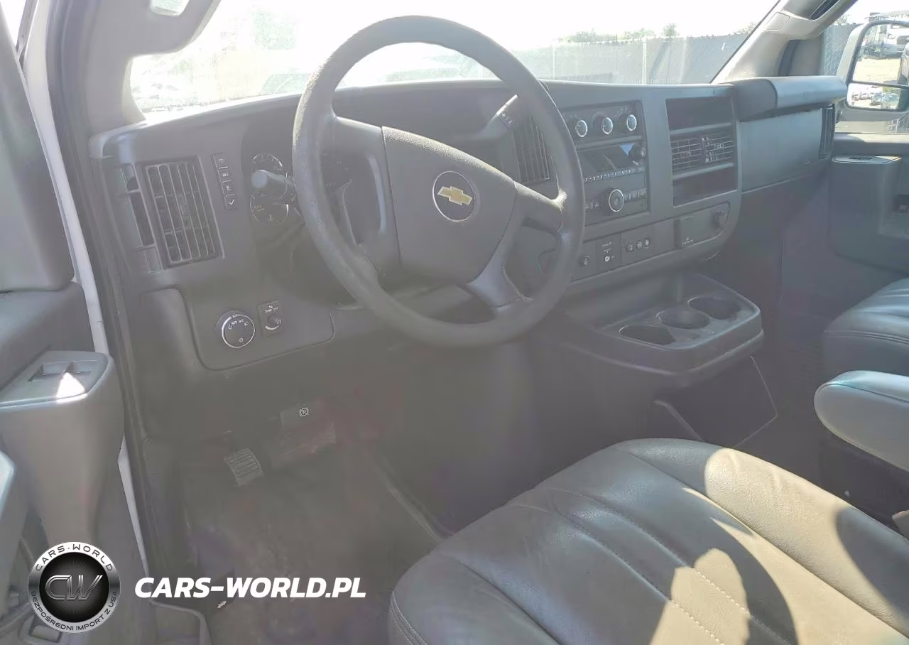 2019 Chevrolet Express G2500 VIN:1GCWGAFP5K1221834 - 8