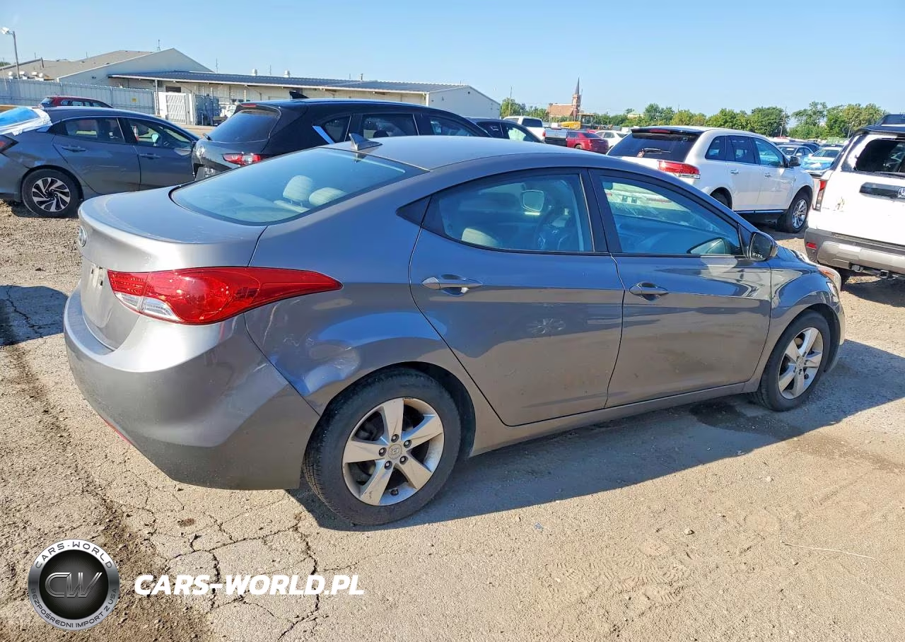 2013 Hyundai Elantra Gls VIN:5NPDH4AE5DH388864 - 3