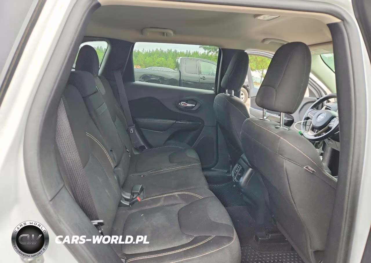 2016 Jeep Cherokee VIN:1C4PJMCS1GW227589 - 10