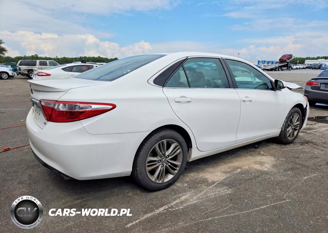 2017 Toyota Camry Se VIN:4T1BF1FK4HU735621 - 3