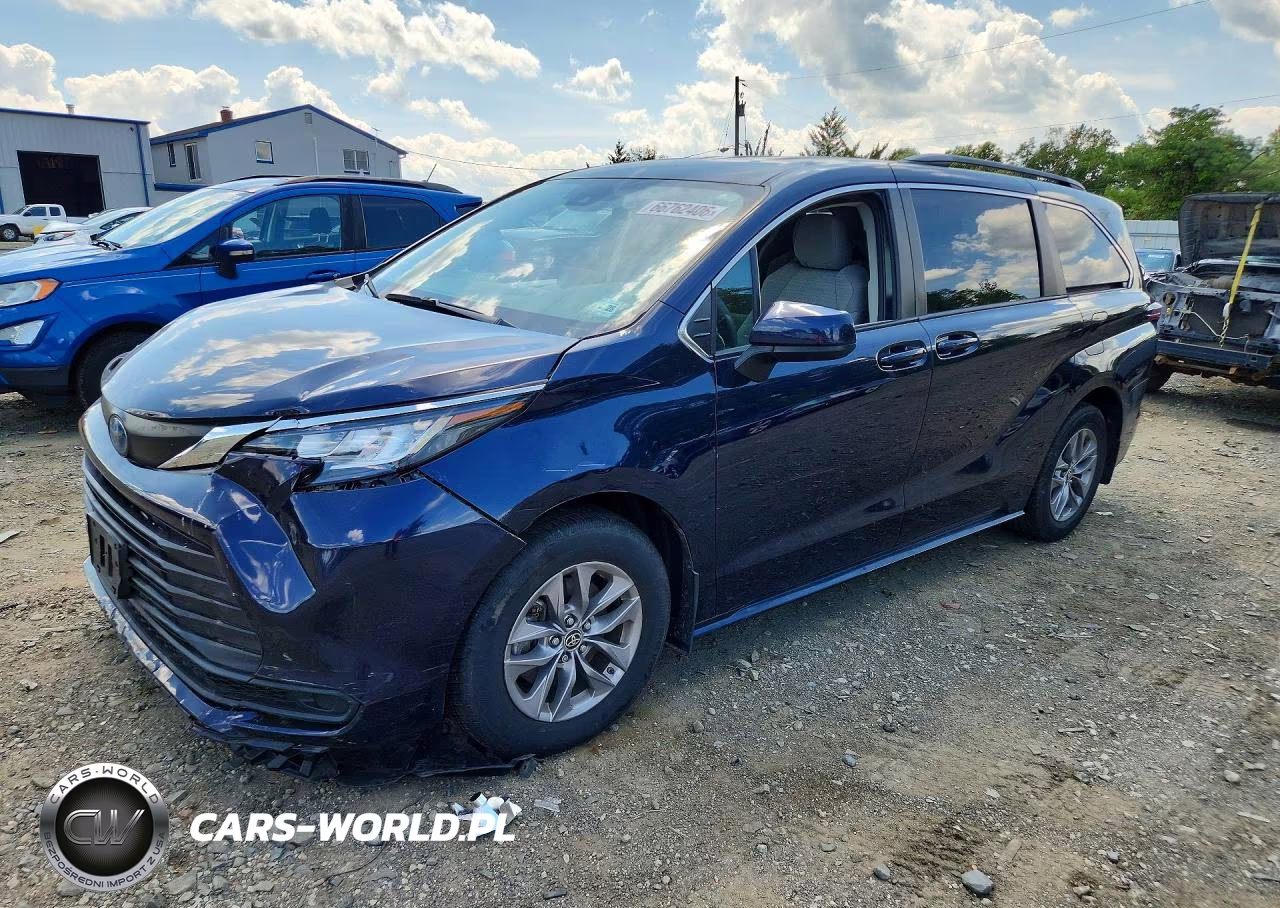 2023 Toyota Sienna Le