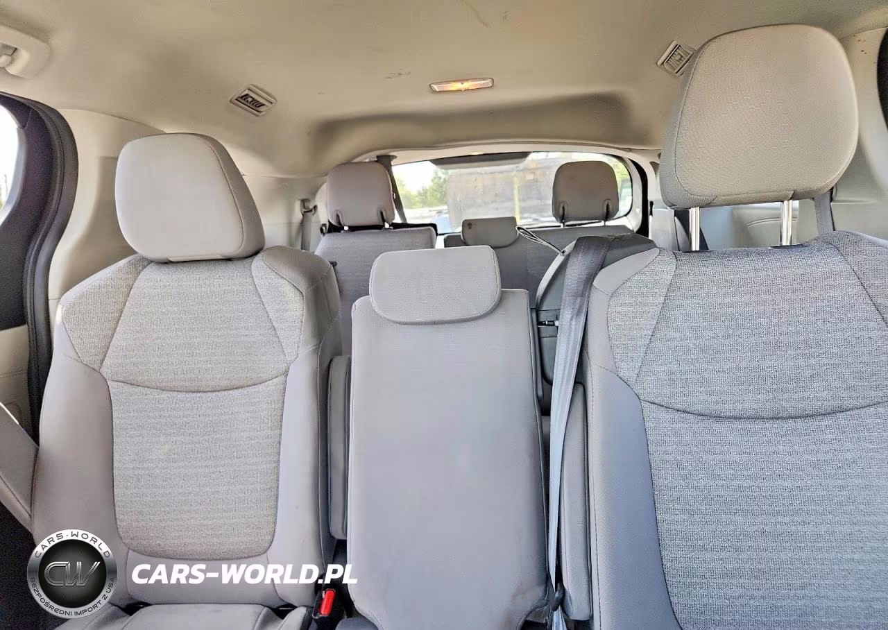 2023 Toyota Sienna Le VIN:5TDKRKECXPS159645 - 10