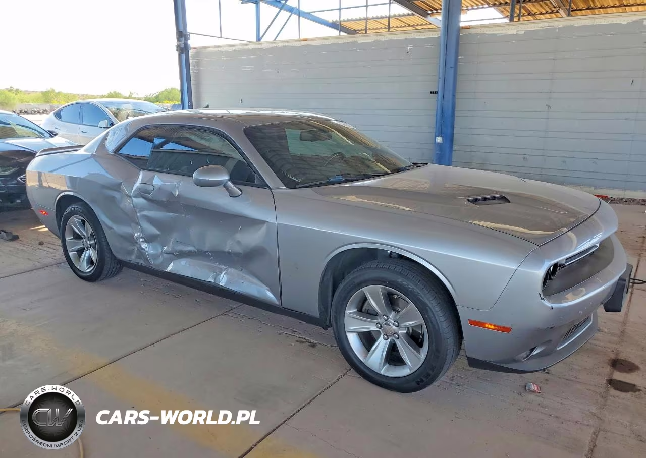 2018 Dodge Challenger Sxt VIN:2C3CDZAG3JH242557 - 4