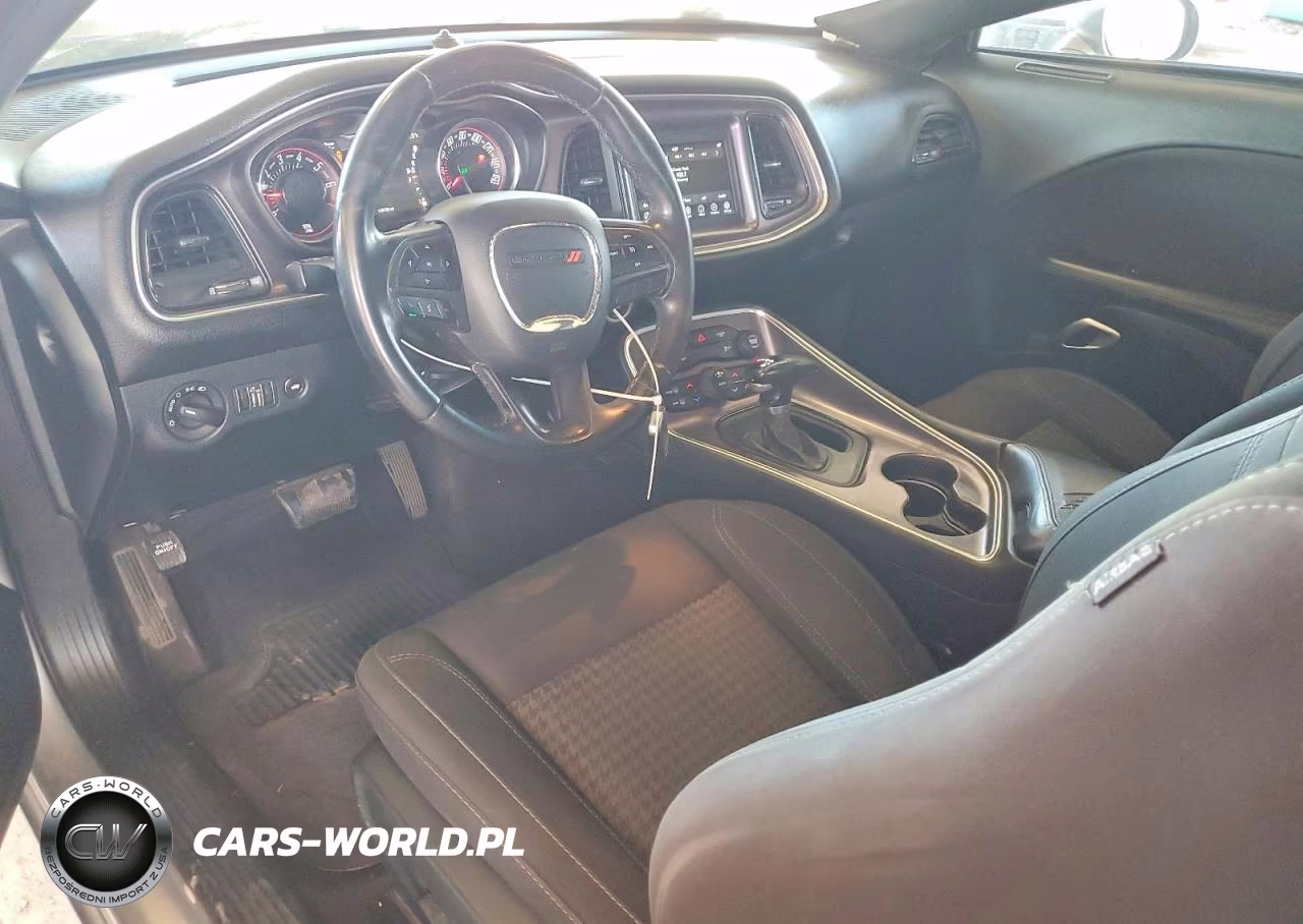 2018 Dodge Challenger Sxt VIN:2C3CDZAG3JH242557 - 8