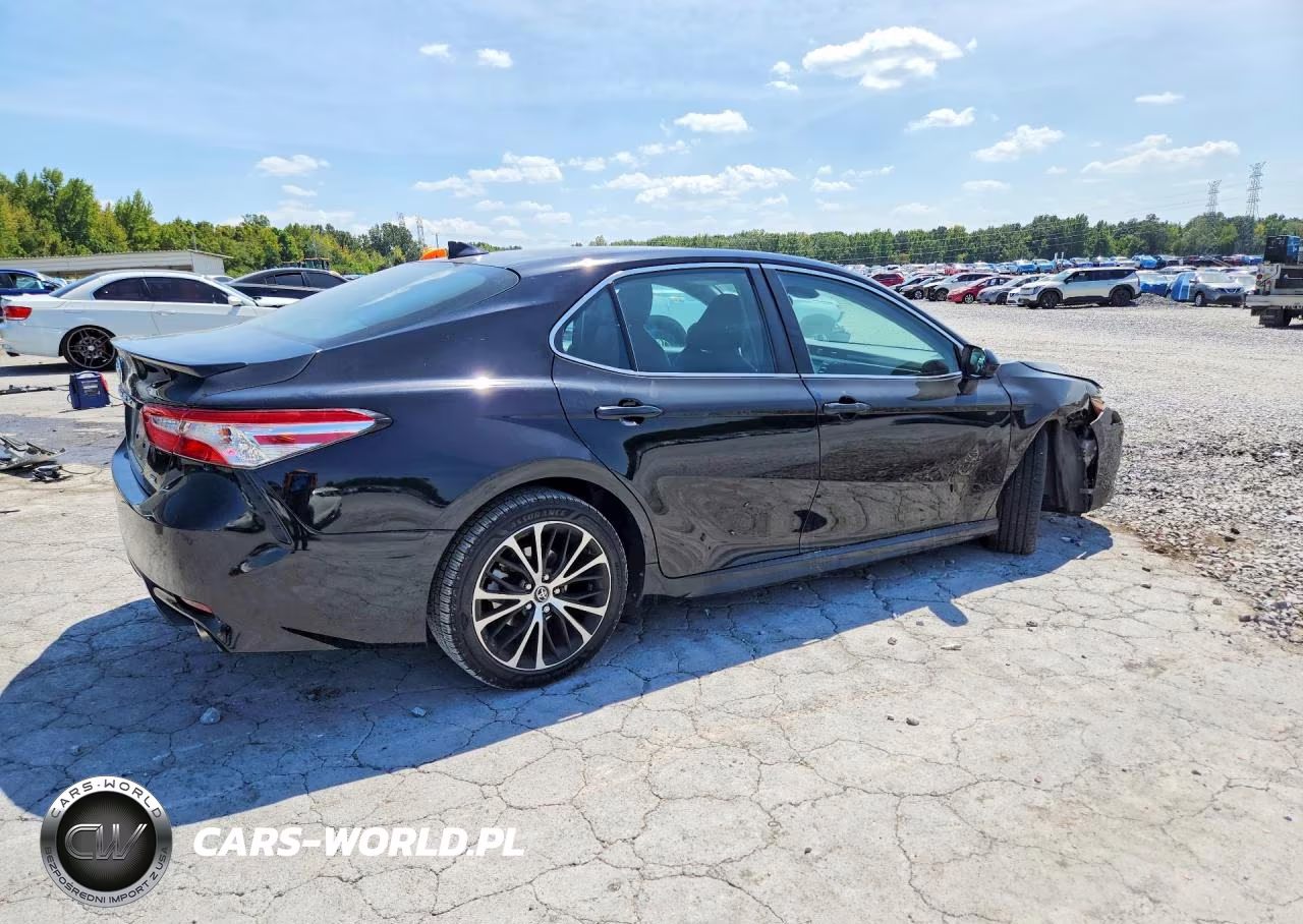 2020 Toyota Camry Se VIN:4T1G11AK0LU886105 - 3