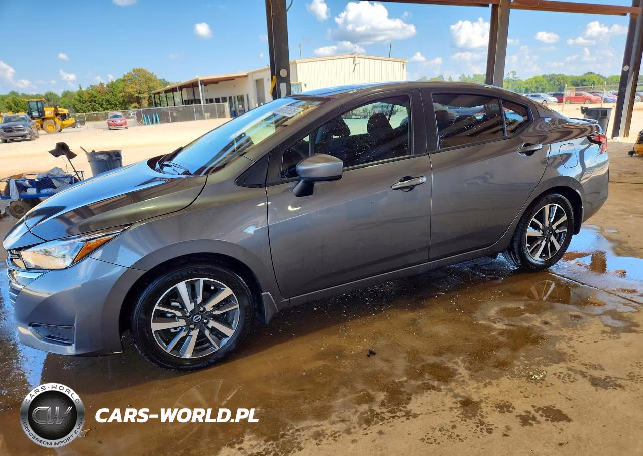 2025 Nissan Versa Sv